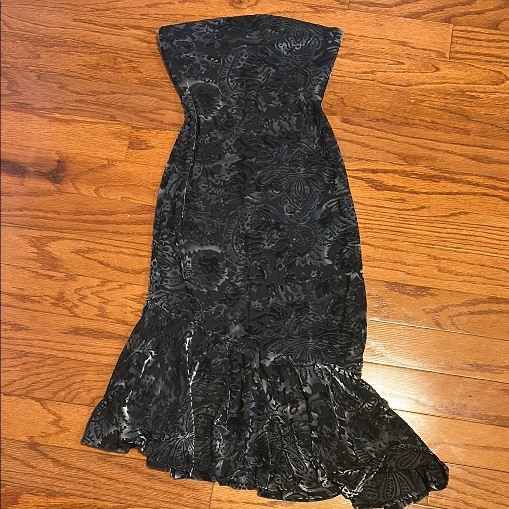 Elegant Black Strapless Dress